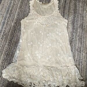 Elegant Western Lace Chemise in Cream Color (2)